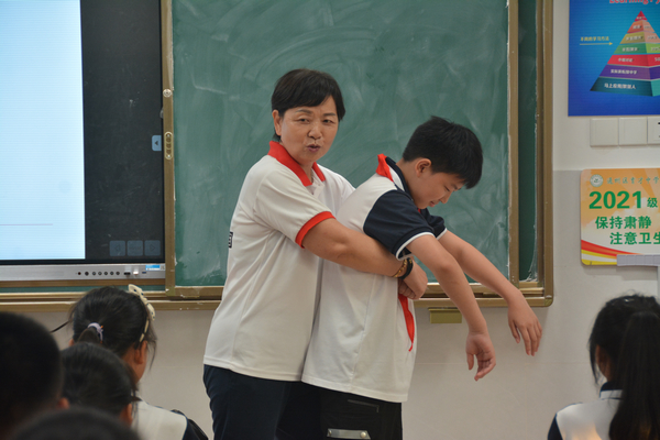 育才5.JPG