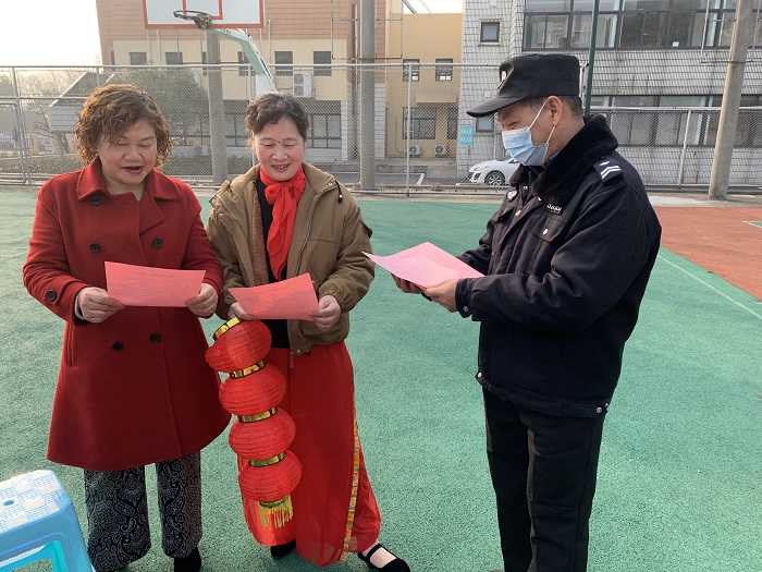 1.24栖化新村社区红十字志愿者开展“严禁烟花燃放”宣传活动-1.jpg