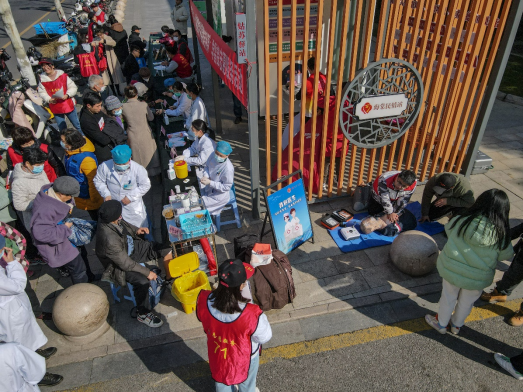 背包医生——“你的背包 装着我的健康”(2)985.png