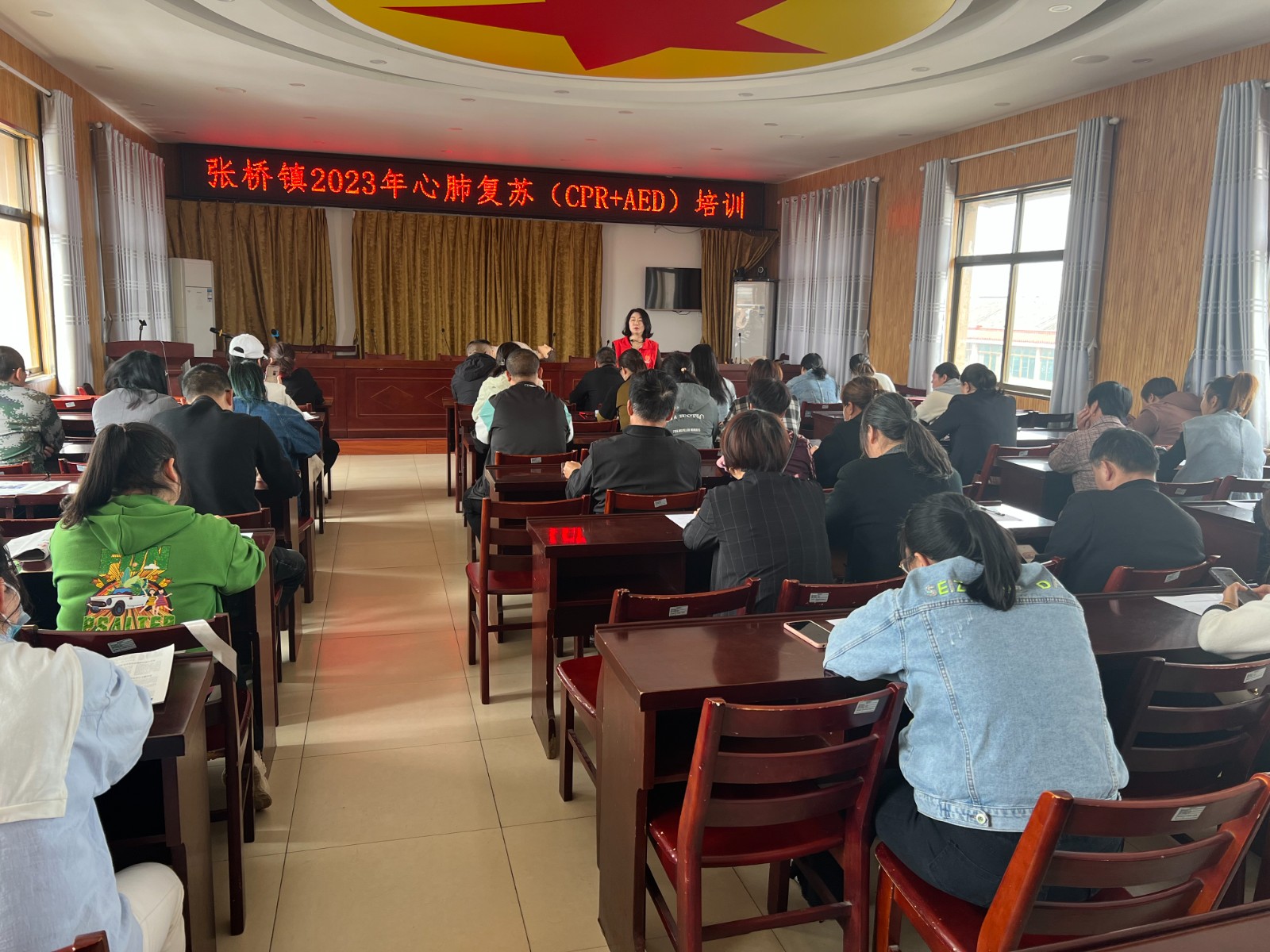 20230512张桥镇心肺复苏培训 1.jpg