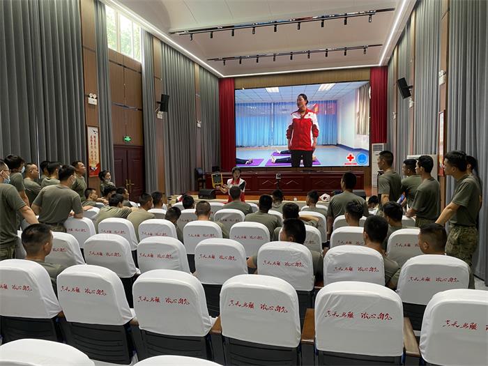 2、应急救护走进军营.jpg