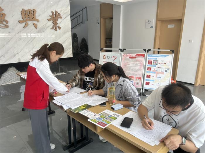 点赞 (2).jpg