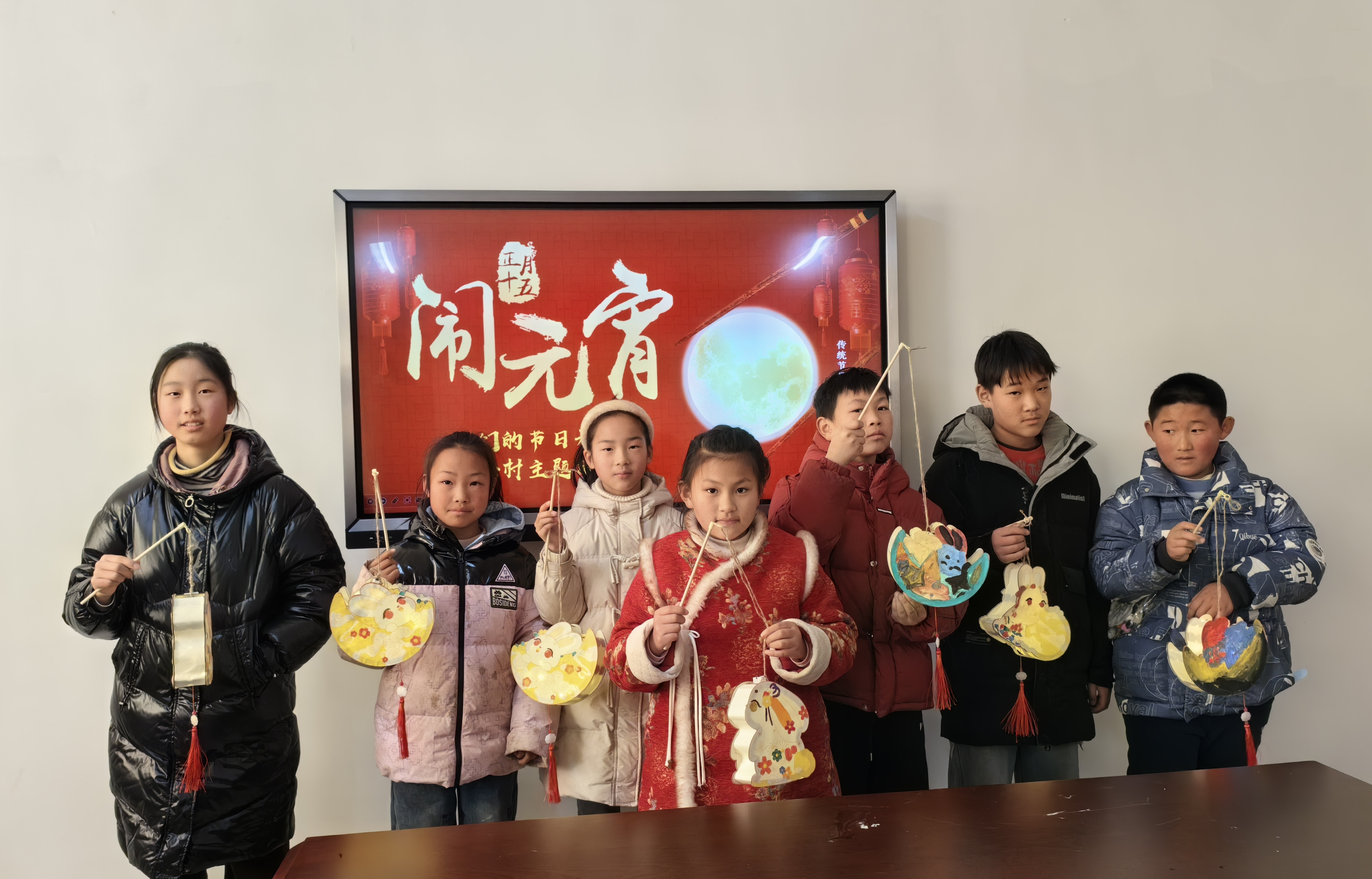 “暖心巧手做灯笼，传承文化迎元宵”宝女村博爱家园开展元宵节活动02.jpg